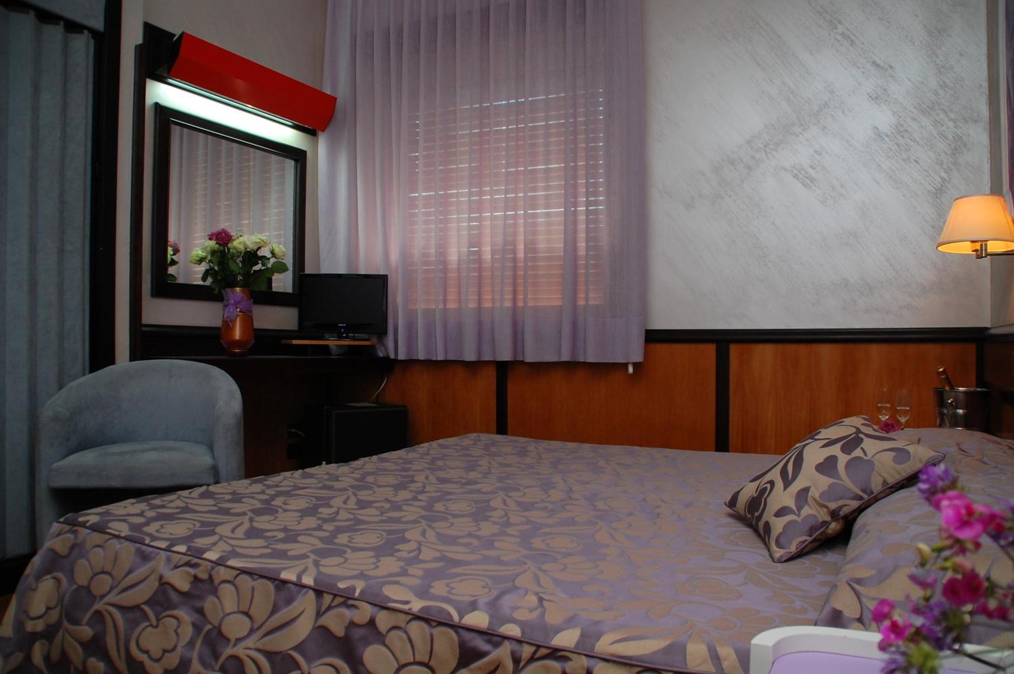 Benny Hotel Катандзаро Екстериор снимка