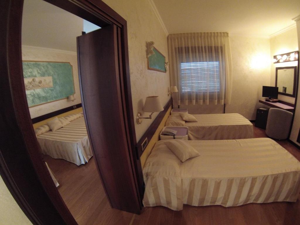 Benny Hotel Катандзаро Стая снимка