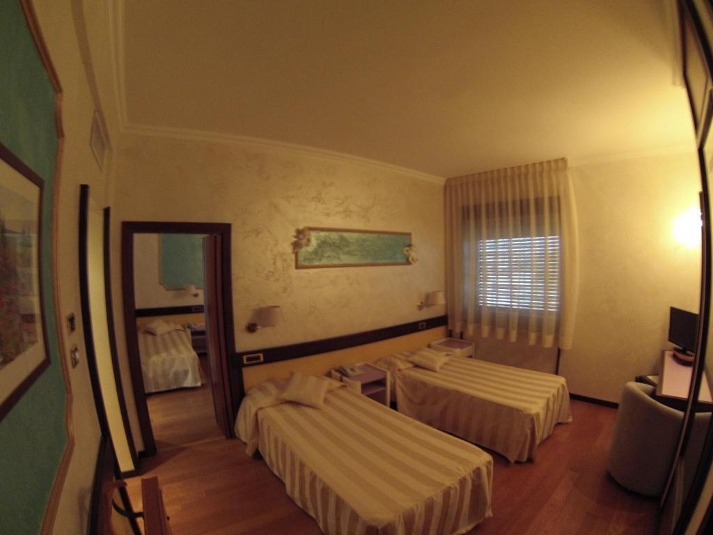 Benny Hotel Катандзаро Стая снимка