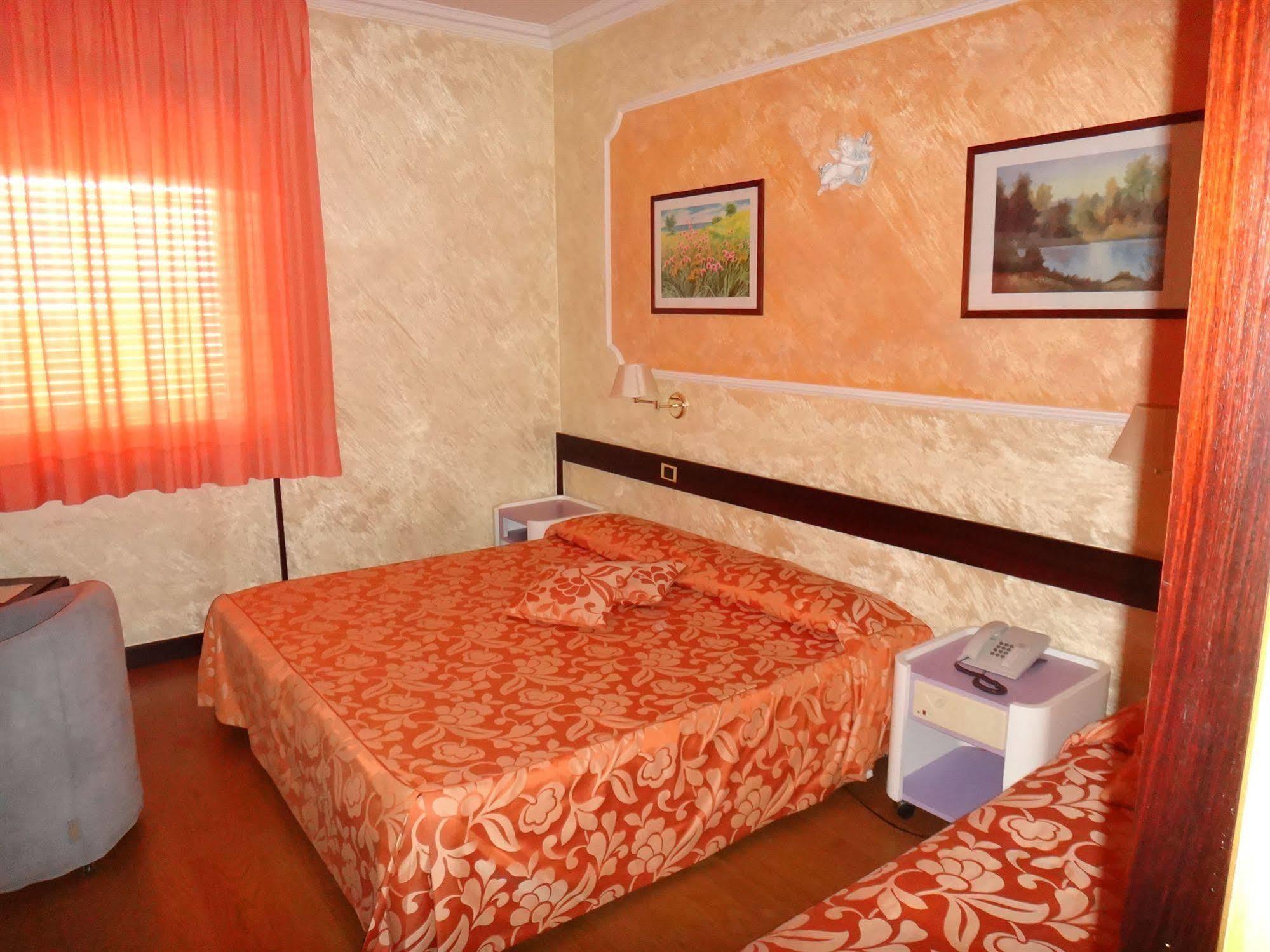 Benny Hotel Катандзаро Екстериор снимка